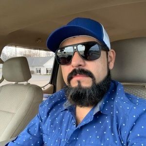 Meet your Posher, Moises